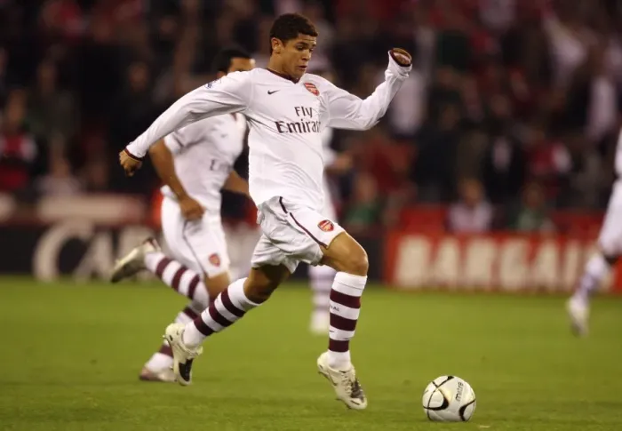 Framed Print : Denilson's Dominance: Arsenal Crushes Sheffield United 3-0 in Carling Cup Framed Print : Denilson's Dominance: Arsenal Crushes Sheffield United 3-0 in Carling Cup