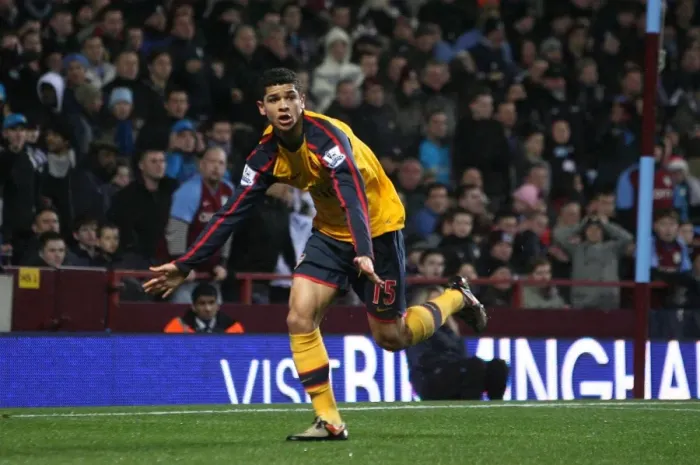 Framed Print : Denilson's First Arsenal Goal: Aston Villa 1-1 Arsenal, Barclays Premier League, 2008 Framed Print : Denilson's First Arsenal Goal: Aston Villa 1-1 Arsenal, Barclays Premier League, 2008