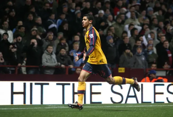 Framed Print : Denilson's Premier League Debut Goal: Aston Villa 1-1 Arsenal (December 2008) Framed Print : Denilson's Premier League Debut Goal: Aston Villa 1-1 Arsenal (December 2008)