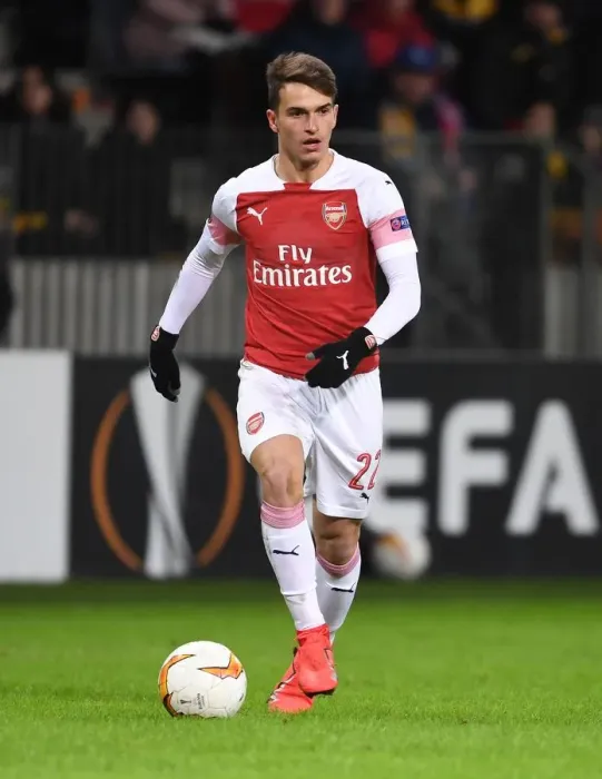 Framed Print : Denis Suarez in Action: Arsenal's Europa League Battle against BATE Borisov