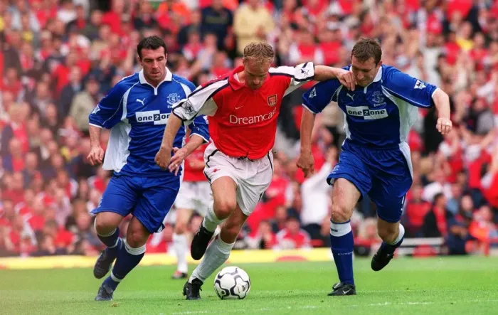 Framed Print : Dennis Bergkamp (Arsenal) Alan Stubbs and David Unsworth (Everton) Framed Print : Dennis Bergkamp (Arsenal) Alan Stubbs and David Unsworth (Everton)