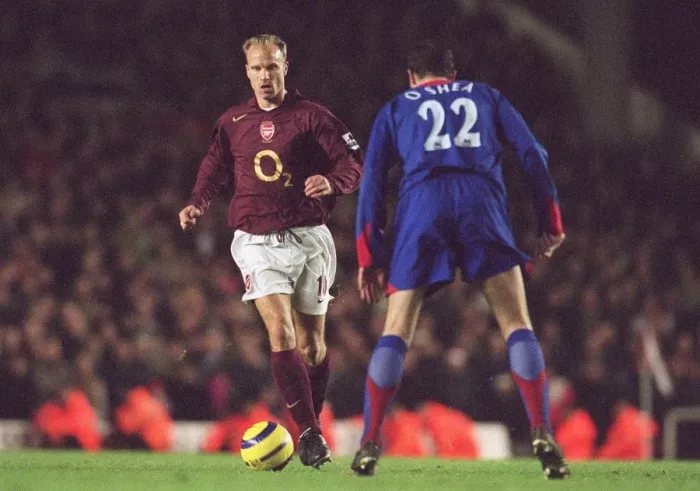 Framed Print : Dennis Bergkamp (Arsenal) John O Shea (Man Utd). Arsenal 0: 0 Manchester United