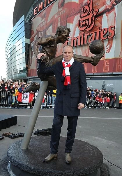Dennis Bergkamp Tribute: Unveiling of His Iconic Arsenal Statue at Emirates Stadium
