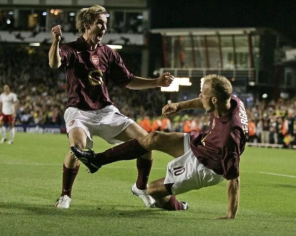 Dennis Bergkamp's Stunning Goal: Arsenal Leads FC Thun 2-1 in Champions League (September 14, 2005)