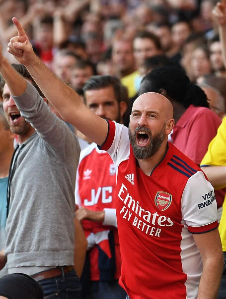 The Derby of North London: Arsenal vs. Tottenham - A Sea of Passions at Emirates Stadium