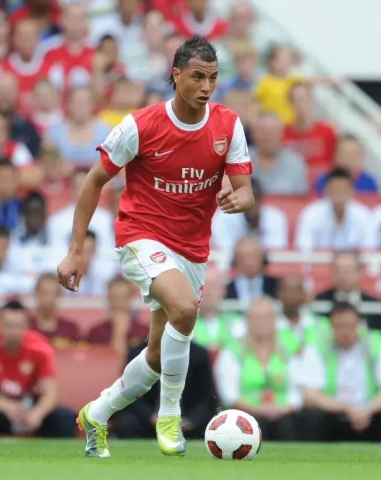 Framed Print : Determined Chamakh: Arsenal vs AC Milan 1-1 at Emirates Cup, 2010
