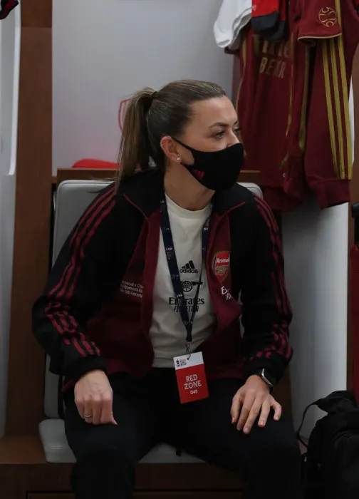 Framed Print : Determined Katie McCabe: Arsenal's Star Player Aims for FA Cup Victory vs. Chelsea at Wembley Stadium