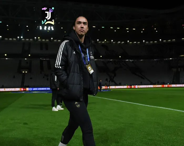 Framed Print : Determined Manuela Zinsberger Focuses Ahead of Juventus vs. Arsenal Battle in UEFA Women's Champions League