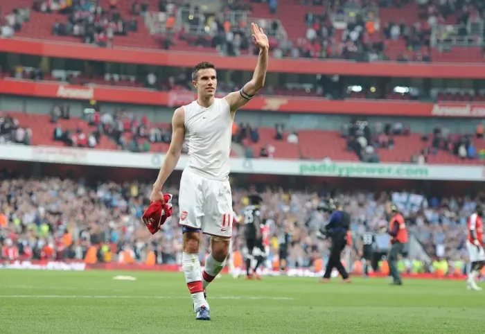 Framed Print : Determined Robin van Persie Leads Arsenal in 0-0 Stalemate against Manchester City, FA Barclays Premier League