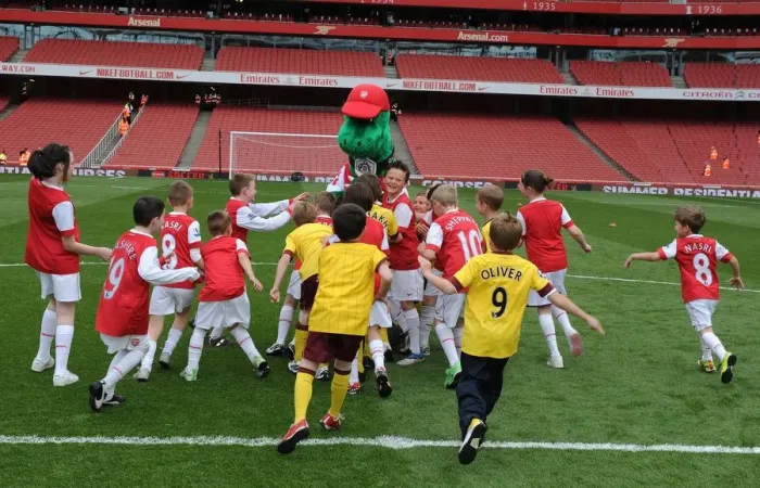 Framed Print : Determined Young Gunner's Outstanding Performance in Arsenal's 1:2 Loss to Aston Villa, May 2011