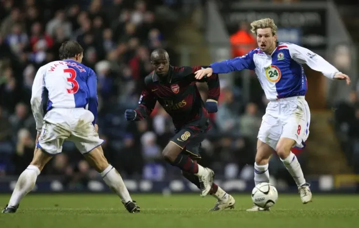 Framed Print : Diarra's Double: Arsenal Edge Past Blackburn in Carling Cup Clash (18 / 12 / 07)