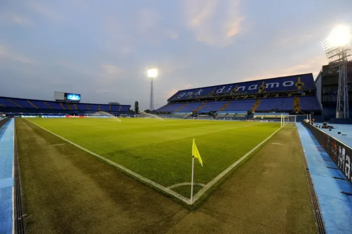 Framed Print : Dinamo Zagreb vs Arsenal: UEFA Champions League Clash at Maksimir Stadium, Zagreb 2015