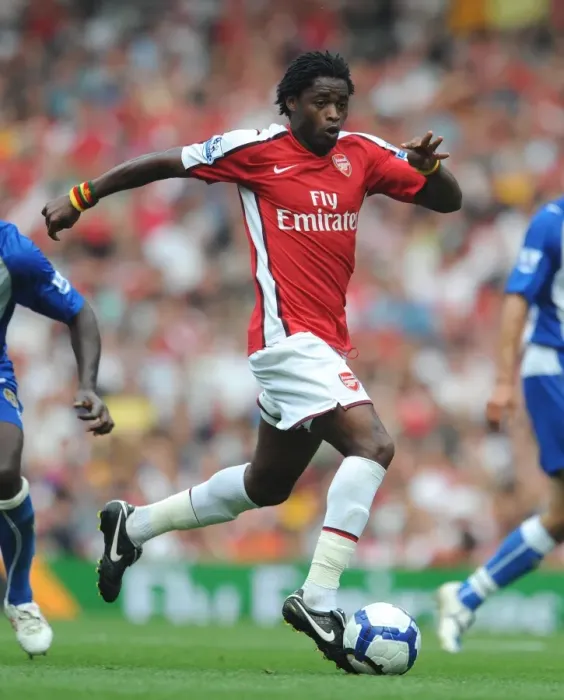 Framed Print : Dominant Alex Song Leads Arsenal to 4-0 Victory over Wigan Athletic