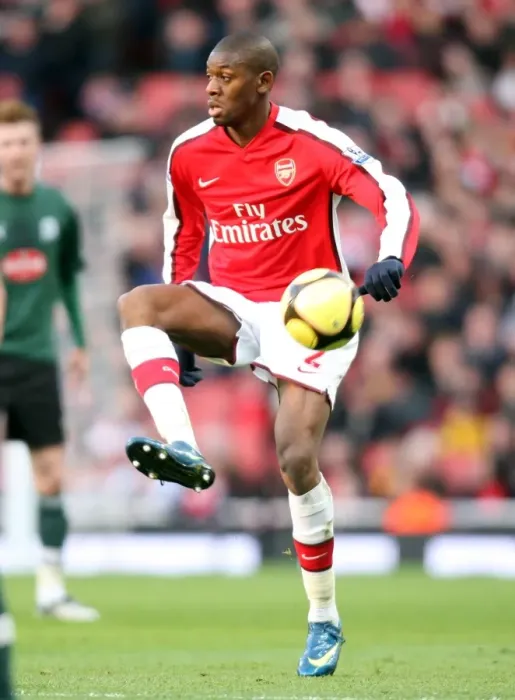 Framed Print : Dominant Diaby: Arsenal's 3:1 FA Cup Victory over Plymouth Argyle (2009)