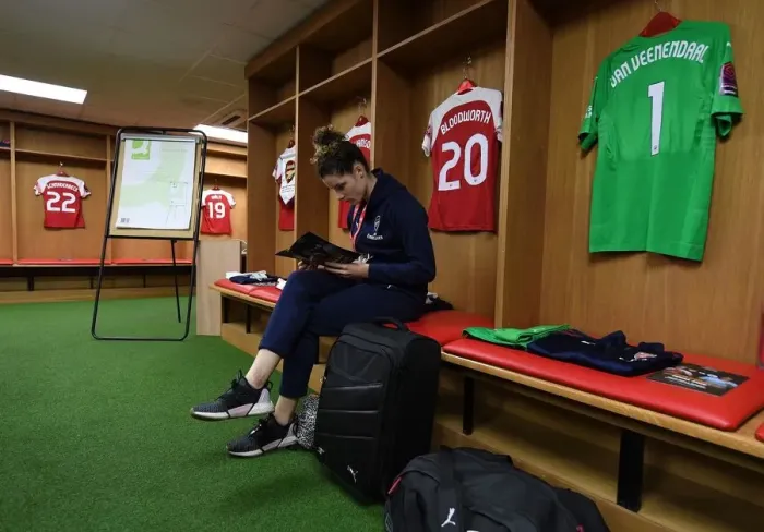 Framed Print : Dominique Bloodworth: Arsenal Women's Star Ready for FA WSL Continental Cup Final Showdown Against Manchester City