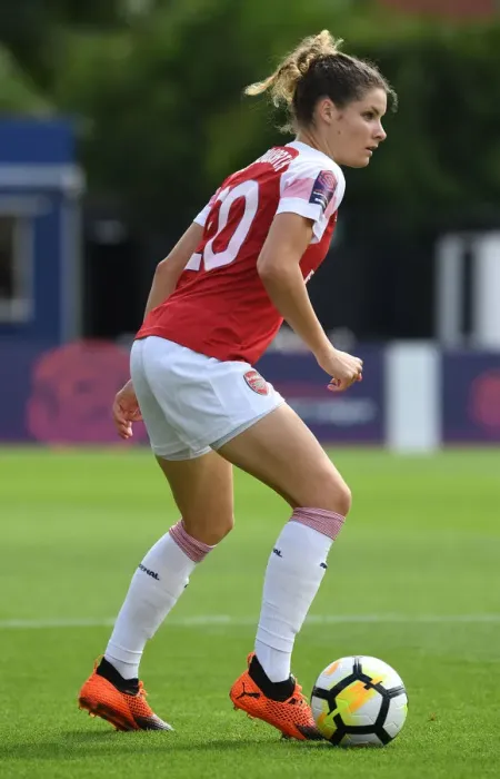 Framed Print : Dominique Bloodworth in Action: Arsenal Women vs West Ham United Women Framed Print : Dominique Bloodworth in Action: Arsenal Women vs West Ham United Women