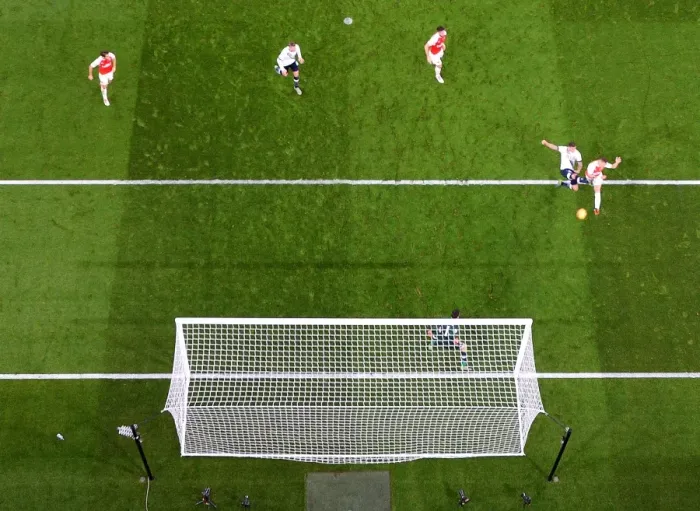 Framed Print : Dramatic Last-Minute Goal: Kieran Gibbs Scores for Arsenal Against Tottenham in the 2015-16 Premier League