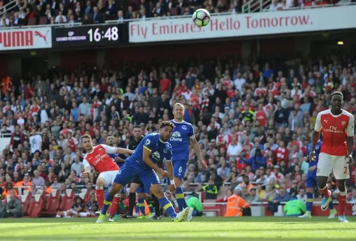 Framed Print : Dramatic Showdown: Ramsey Scores the Decisive Goal Past Williams (2016-17) - Arsenal Triumphs Over Everton
