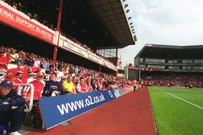 Framed Print : East Stand with an O2 board. Arsenal 4: 3 Everton, F. A