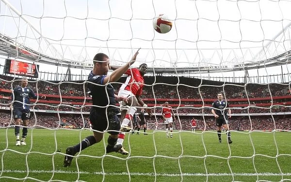 Eboue's Stunner: Arsenal's 3rd Goal vs. Blackburn Rovers (4-0)