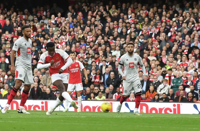 Framed Print : Eddie Nketiah Scores First Goal of 2023-24 Premier League Season for Arsenal Against Sheffield United