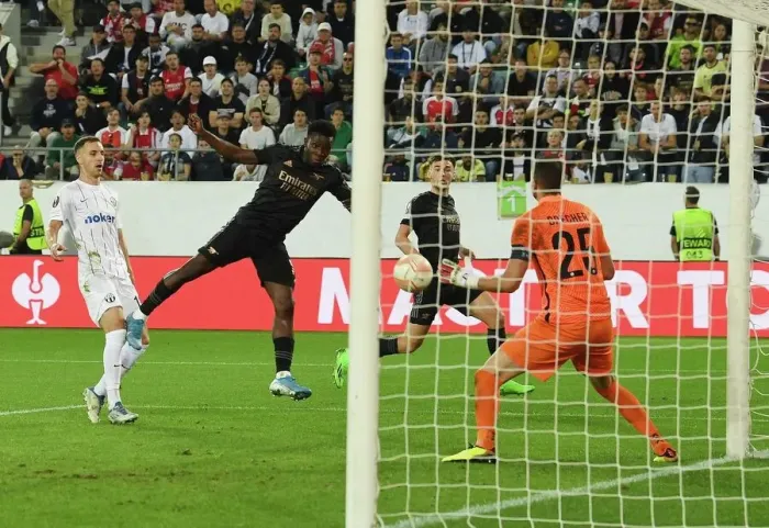 Framed Print : Eddie Nketiah Scores the Second as Arsenal Secures UEFA Europa League Victory over FC Zurich
