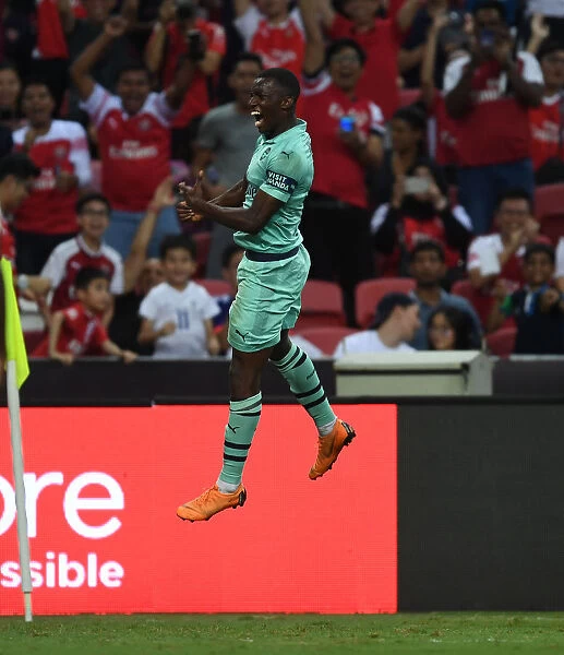 Eddie Nketiah's Stunner: Arsenal Stuns Paris Saint-Germain in 2018 International Champions Cup, Singapore