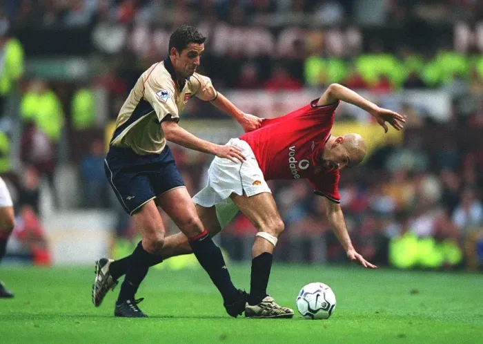 Framed Print : Edu (Arsenal) Juan Sebastian Veron (Manchester United)