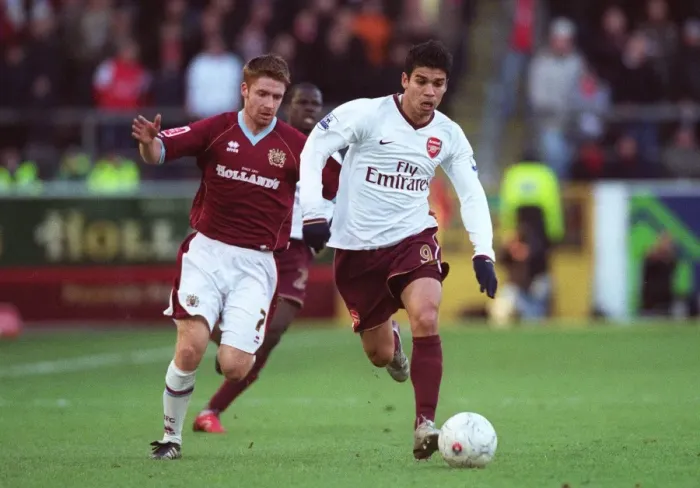 Framed Print : Eduardo (Arsenal) James O Connor (Burnley) Framed Print : Eduardo (Arsenal) James O Connor (Burnley)