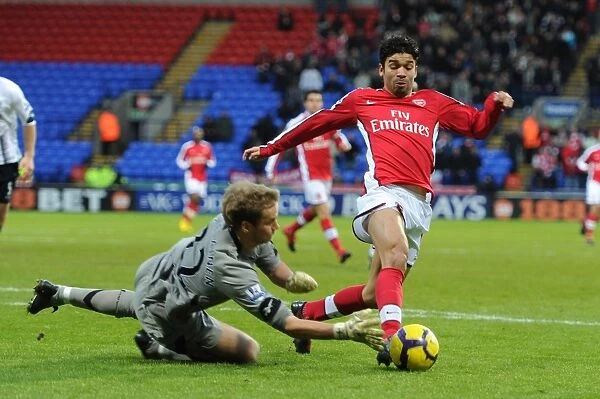 Eduardo (Arsenal) Jussi Jskelainen (Bolton). Bolton Wanderers 0: 2 Arsenal