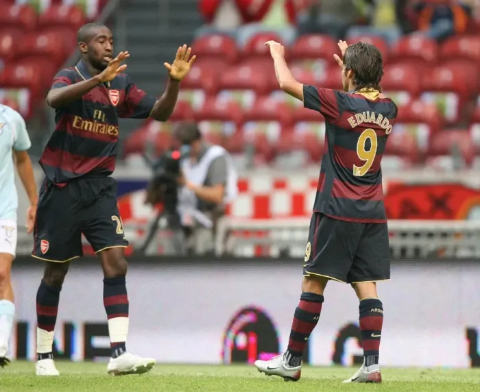 Framed Print : Eduardo celebrates scoring the 2nd Arsenal goal with Johan Djourou