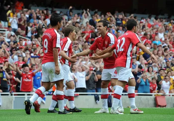 Framed Print : Eduardo celebrates scoring Arsenals 2nd goal with Cesc Fabregas