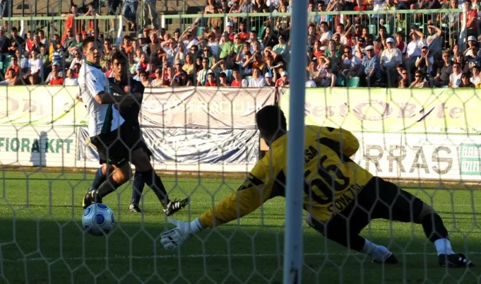 Framed Print : Eduardo Scores First Goal for Arsenal Against Szombathelyi