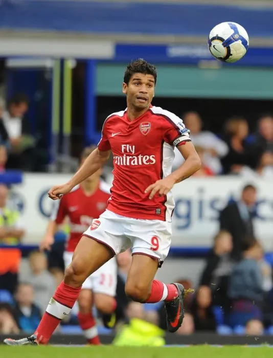Framed Print : Eduardo's Dominance: Arsenal Crushes Everton 1-6 in the Premier League, August 2009