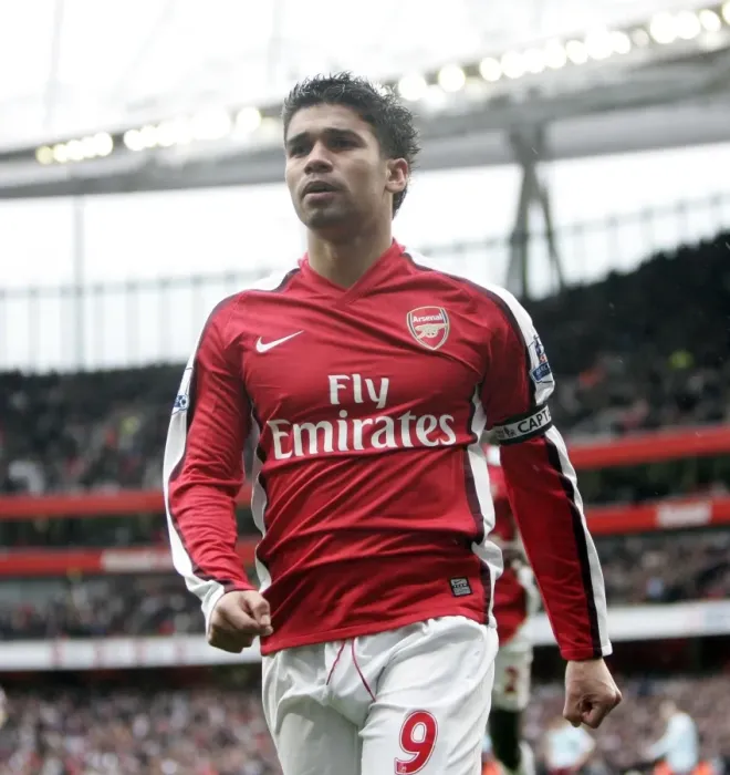 Framed Print : Eduardo's Double: Arsenal's Dominance over Burnley in FA Cup (3:0)