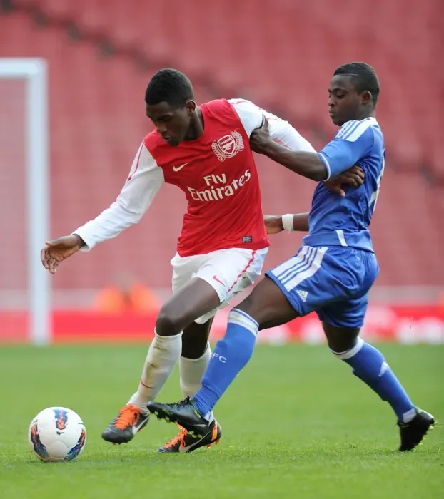 Framed Print : Elton Monteiro (Arsenal) Islam Feruz (Chelsea). Arsenal U18 1: 0 Chelsea U18
