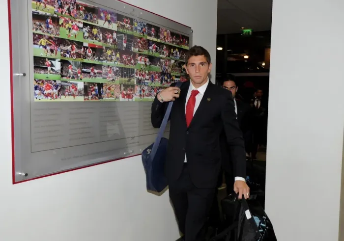 Framed Print : Emi Martinez (Arsenal). Arsenal 2: 1 Crystal Palace. Barclays Premier League. Emirates Stadium