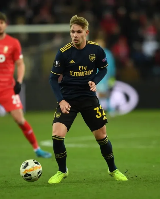 Framed Print : Emile Smith Rowe in Action: Arsenal vs. Standard Liege, UEFA Europa League (Group F, 2019)