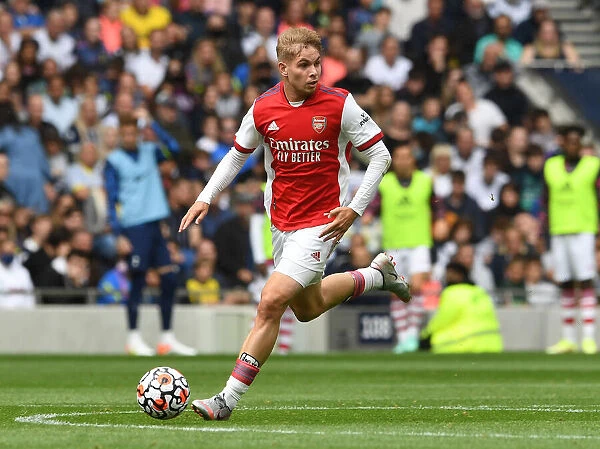 Emile Smith Rowe in Action: Arsenal vs. Tottenham Hotspur at The Mind Series, 2021-22