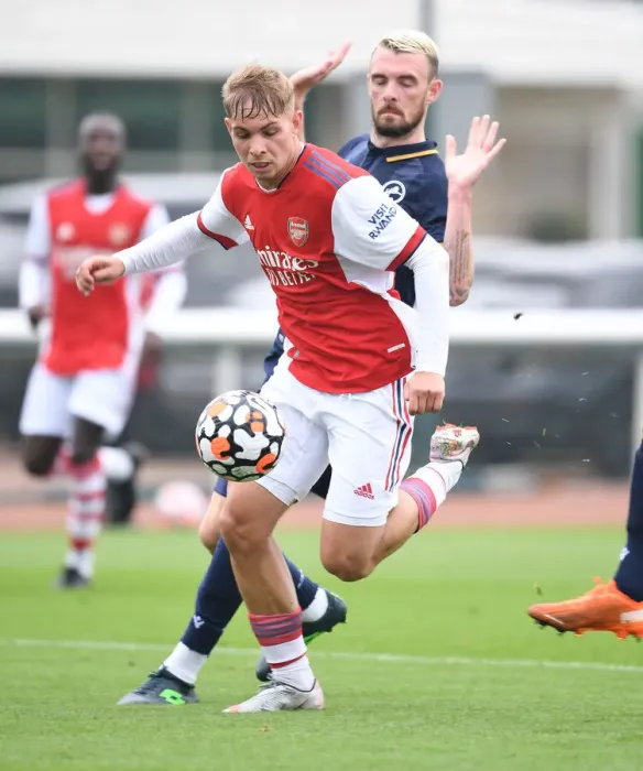 Framed Print : Emile Smith Rowe in Action: Arsenal's Pre-Season Battle against Millwall