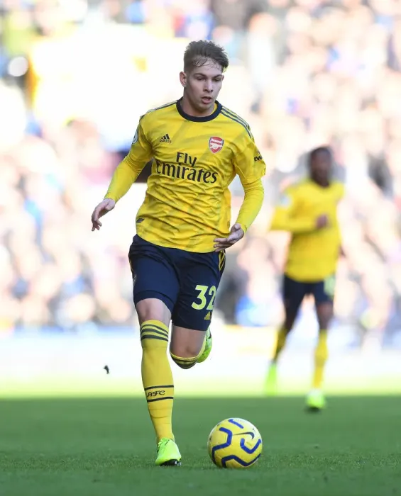 Framed Print : Emile Smith Rowe in Action: Everton vs Arsenal, Premier League 2019-20