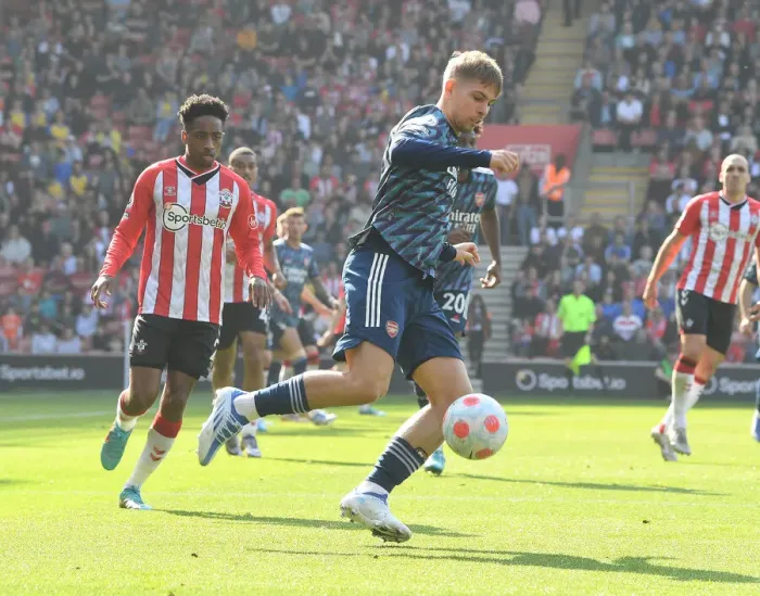 Framed Print : Emile Smith Rowe in Action: Southampton vs. Arsenal, Premier League 2021-22