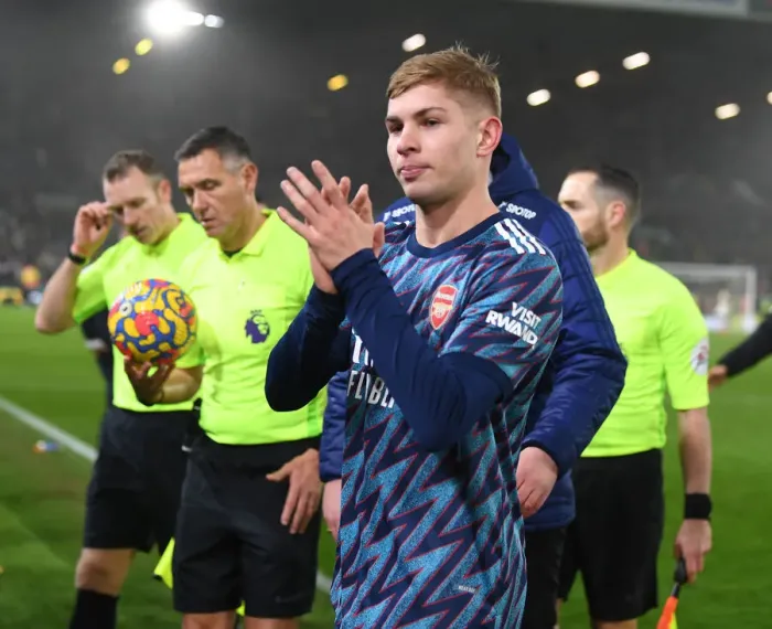 Framed Print : Emile Smith Rowe Applauds Arsenal Fans: Leeds United vs Arsenal, Premier League 2021-22 Framed Print : Emile Smith Rowe Applauds Arsenal Fans: Leeds United vs Arsenal, Premier League 2021-22