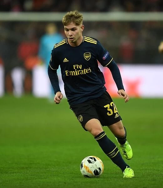 Emile Smith Rowe: Arsenal's Radiant Young Talent Dazzles in Europa League Battle against Standard Liege