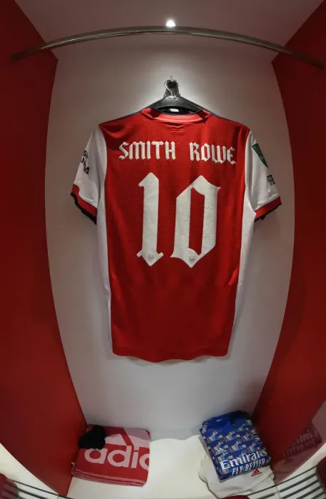 Framed Print : Emile Smith Rowe: Arsenal's Ready Star Gears Up for Carabao Cup Showdown against Liverpool