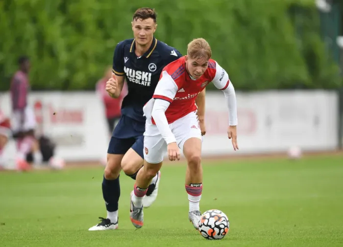 Framed Print : Emile Smith Rowe Outwits Jake Cooper: Arsenal Star Shines in Pre-Season Clash Against Millwall