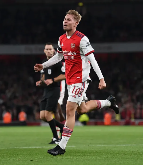 Framed Print : Emile Smith Rowe Scores Arsenal's Second Goal vs AFC Wimbledon in Carabao Cup