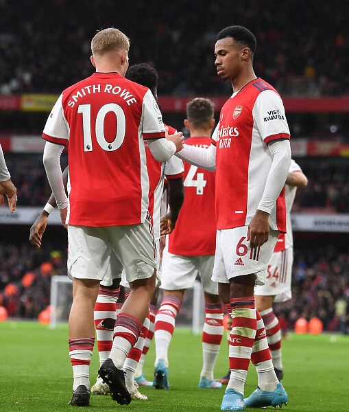Emile Smith Rowe Scores First Arsenal Goal: Arsenal 1-0 Brentford (2021-22 Season)