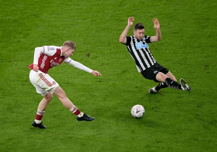 Framed Print : Emile Smith Rowe Scores First Goal: Arsenal Advances in FA Cup with Newcastle United Victory