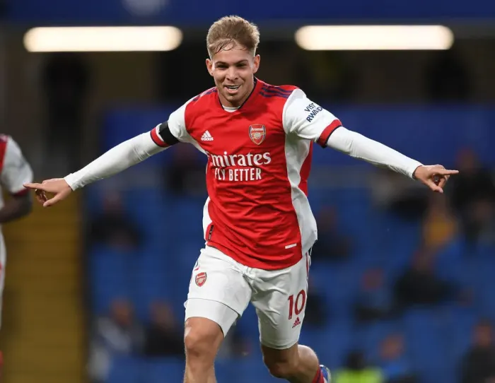 Framed Print : Emile Smith Rowe Scores the Stunner: Arsenal's Second Goal vs. Chelsea, Premier League 2021-22